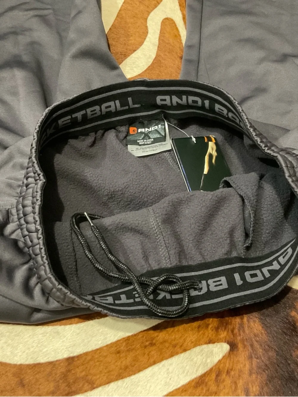 NEW! AND1 Men’s Fleece Lined Basketball Joggers Sweatpants Gray Size Medium